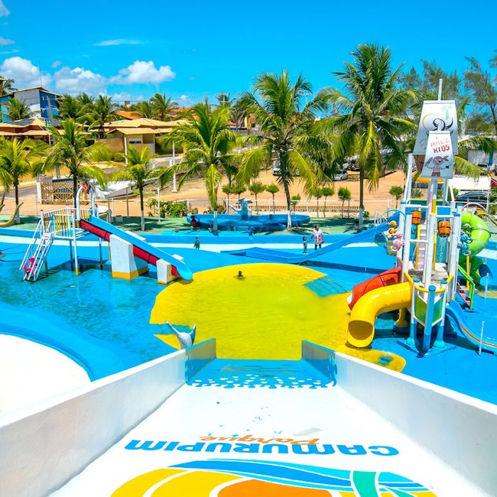 O-Camurupim-Parque-é-equipado-com-piscinas-e-brinquedos-temáticos